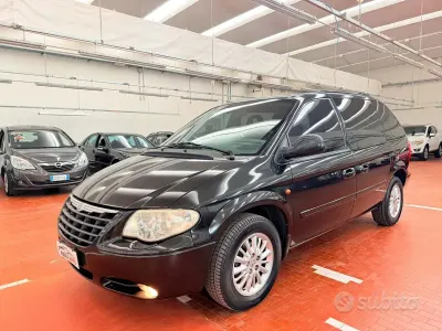 Usata Chrysler Voyager Limited 163 CV (119 kW) 2008 Nero Monovolume