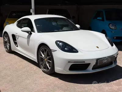 Usata Porsche 718 Cayman 300 CV (220 kW) 2021 Bianco Coupé