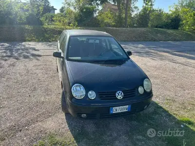 Usata VW Polo Comfortline 75 CV (55 kW) 2004 Nero Utilitaria