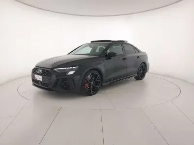 Usata Audi RS3 Design 400 CV (294 kW) 2023 Nero mito metallizzato Berlina