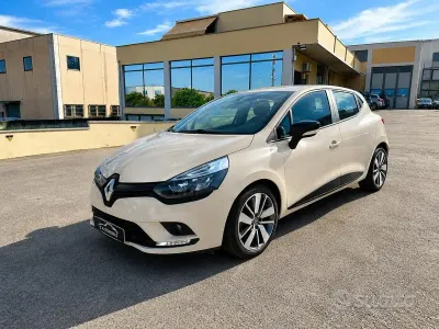 Usata Renault Clio IV Intens 75 CV (55 kW) 2017 Beige Berlina