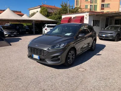 Käytetty Ford Kuga ST-Line X 120 HP (88 kW) 2024 Harmaa Katumaasturi