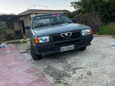 Usata Alfa Romeo 33 86 CV (63 kW) 1988 Grigio Berlina