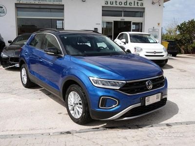 Usata VW T-Roc Style 110 CV (80 kW) 2022 Blu SUV