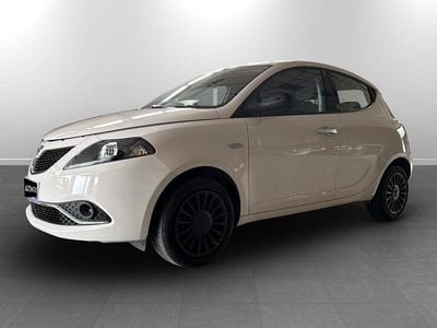 Usata Lancia Ypsilon Silver 69 CV (50 kW) 2021 Bianco Utilitaria