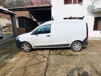 Usata Dacia Dokker Ambiance 75 CV (55 kW) 2016 Bianco Monovolume