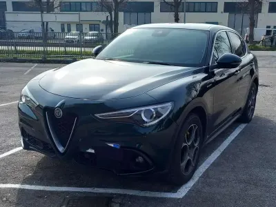 Usata Alfa Romeo Stelvio Sprint 190 CV (139 kW) 2021 Verde SUV