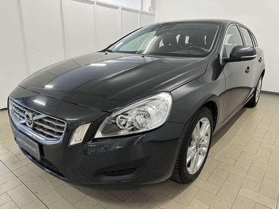 Usata Volvo V60 Momentum 114 CV (83 kW) 2011 Grigio savile perlato (492) Station wagon