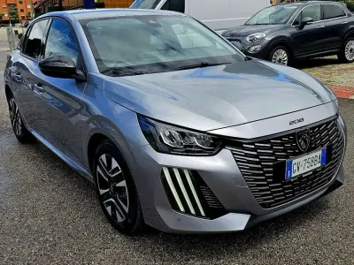 Usata Peugeot 208 GT 101 CV (74 kW) 2024 Other Utilitaria
