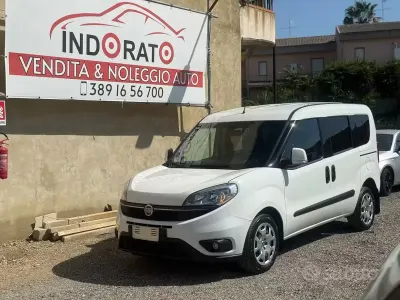 Usata Fiat Doblò Lounge 120 CV (88 kW) 2016 Bianco Monovolume