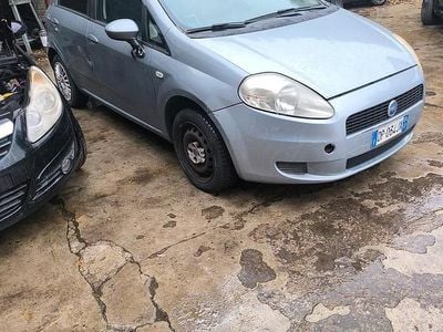 Usata Fiat Punto 75 CV (55 kW) 2008 Grigio Berlina