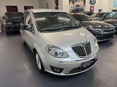 Usata Lancia Musa Gold 95 CV (69 kW) 2011 Argento Monovolume