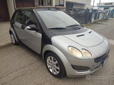 Begagnad Smart ForFour 75 HK (55 kW) 2005 Grå Halvkombi