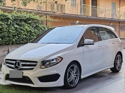 Usata Mercedes B180 109 CV (80 kW) 2016 Bianco Utilitaria