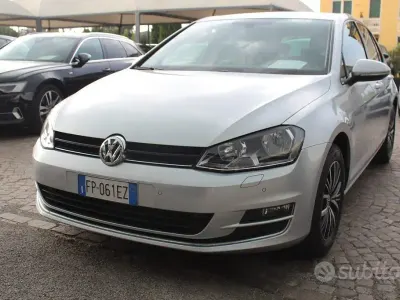 Usata VW Golf VII Highline 116 CV (85 kW) 2017 Grigio Berlina