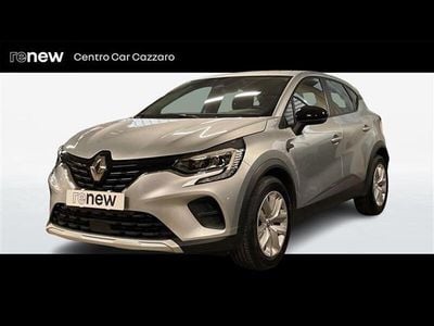 Usata Renault Captur Evolution 145 CV (106 kW) 2022 Grigio chiaro SUV