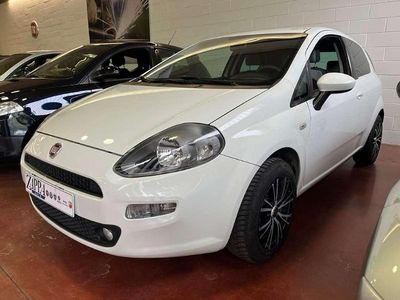 Usata Fiat Punto Easy 69 CV (50 kW) 2012 Bianco Utilitaria