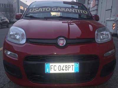 Usata Fiat Panda Lounge 69 CV (50 kW) 2016 Rosso Utilitaria