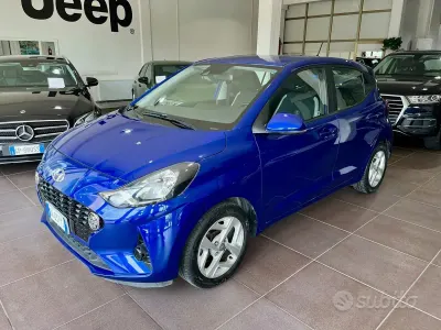 Usado Hyundai i10 67 CV (49 kW) 2023 Azul Utilitario