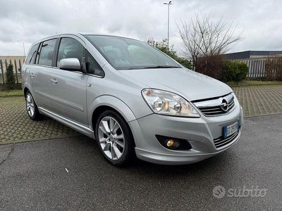 Usata Opel Zafira Cosmo 110 CV (80 kW) 2010 Grigio Monovolume