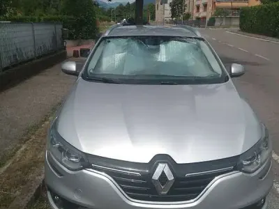 Usata Renault Mégane IV Zen 110 CV (80 kW) 2016 Argento Station wagon