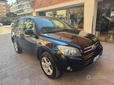 Usata Toyota RAV4 Luxury 177 CV (130 kW) 2006 Grigio SUV