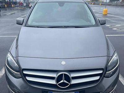 Usata Mercedes 180 116 CV (85 kW) 2016 Grigio Berlina