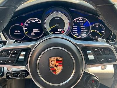 Porsche Panamera 4