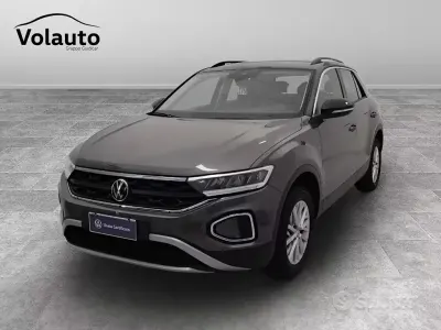 Usata VW T-Roc Life 150 CV (110 kW) 2024 Grigio SUV