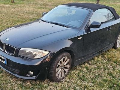 Usata BMW 118 Cabriolet Efficient Dynamics 143 CV (105 kW) 2011 Nero Cabrio