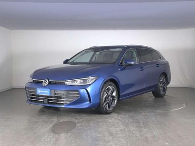 Usata VW Passat Business 150 CV (110 kW) 2024 Reef blue metallizzato Station wagon