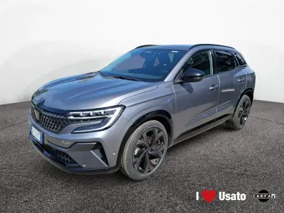 Usata Renault Clio Techno 200 CV (147 kW) 2023 Grigio Utilitaria