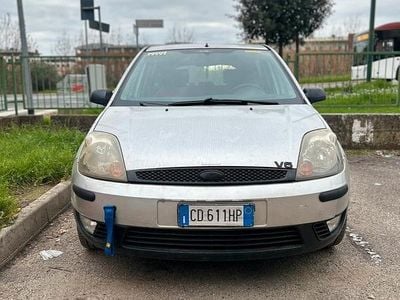 Occasion Ford Fiesta 68 ch (50 kW) 2003 Gris Citadine