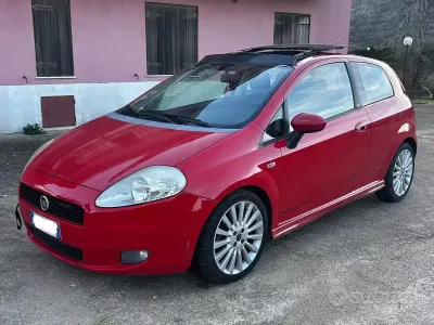 Usata Fiat Grande Punto Sport 90 CV (66 kW) 2009 Rosso Utilitaria