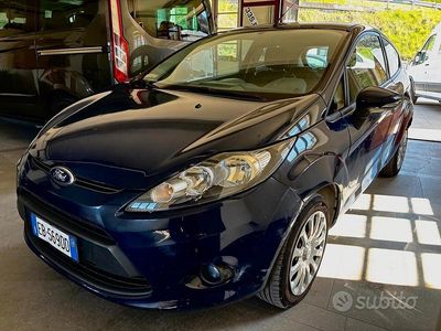 Usata Ford Fiesta Trend 60 CV (44 kW) 2010 Blu Utilitaria