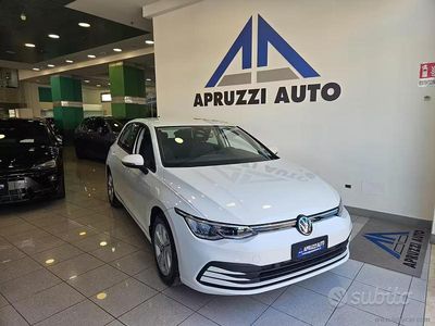 Usata VW Golf VIII Life 116 CV (85 kW) 2023 Bianco Berlina