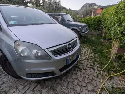 Usata Opel Zafira 2007 Grigio Monovolume