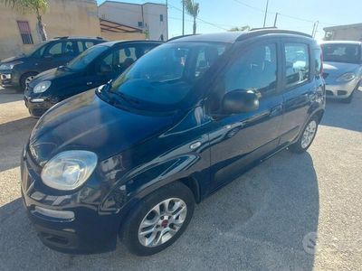 Usata Fiat Panda Lounge 69 CV (50 kW) 2013 Blu Utilitaria