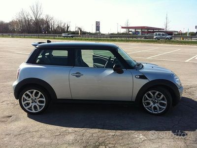 Usata Mini Cooper Chili 120 CV (88 kW) 2007 Grigio Utilitaria
