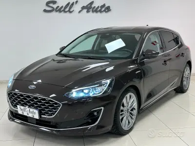 Usado Ford Focus Vignale 120 HP (88 kW) 2019 Castanho Sedan