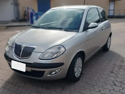 Usata Lancia Ypsilon 60 CV (44 kW) 2006 Oro Utilitaria