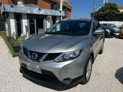 Usata Nissan Qashqai Acenta 110 CV (80 kW) 2017 Grigio SUV