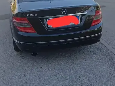Usata Mercedes C220 Avantgarde 170 CV (125 kW) 2008 Nero Berlina