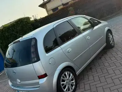 Usata Opel Meriva 105 CV (77 kW) 2009 Monovolume
