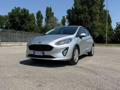 Usata Ford Fiesta 86 CV (63 kW) 2019 Grigio Utilitaria