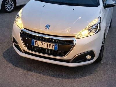 Usata Peugeot 208 Allure 99 CV (72 kW) 2017 Utilitaria