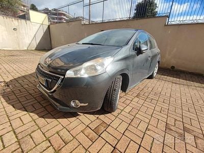Occasion Peugeot 208 Allure 68 ch (50 kW) 2014 Gris Citadine