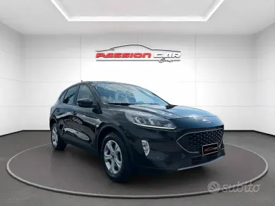 Usata Ford Kuga 120 CV (88 kW) 2022 Agate black metalizzato SUV