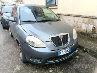 Usata Lancia Ypsilon 69 CV (50 kW) 2008 Grigio Utilitaria