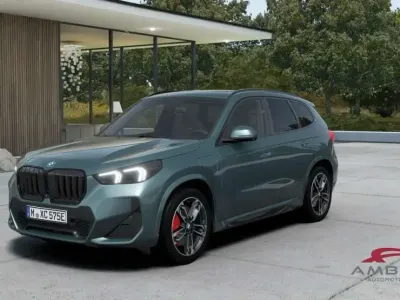 Nuova BMW X1 M Sport 245 CV (180 kW) 2026 Verde SUV
